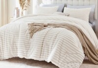 AIMEBBY Queen Size Fluffy Comforter Set 3 Pieces- All Seasons Heavy Faux Fur Comforter With Two Pillowcases New In Box $299