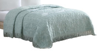 Beatrice Home Fashions Medallion Chenille Bedspread, King, Blue New In Box $199