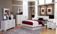 Coaster Jessica White Platform 5 Piece Bedroom Set (7 Boxes) New in Box $2999