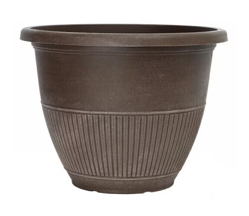 Southern Patio 12 in. Rene Bark Brush Plastic Planter New $39