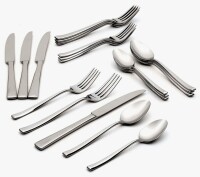 Oneida Pearce 20 Piece Fine Flatware Set New In Box $199
