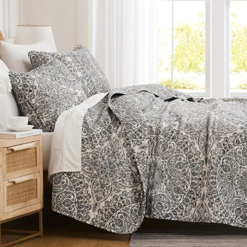 Southshore Fine Living, Inc. Ashanti Collection 7-Piece Oversized King Quilt Bedding Set, Soft Fabric, Lightweight Bedspread, King/California Size, Grey New in Box $299