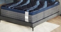 Nightcuddle 14 Inch Queen Mattress New In Box $799