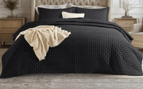 Bedsure Coastal 3-Piece Quilt Set Queen - Soft Brushed Microfiber Coverlet with Clover-Patterned Texture, All-Season Bedding, Black - Clover New In Box $199