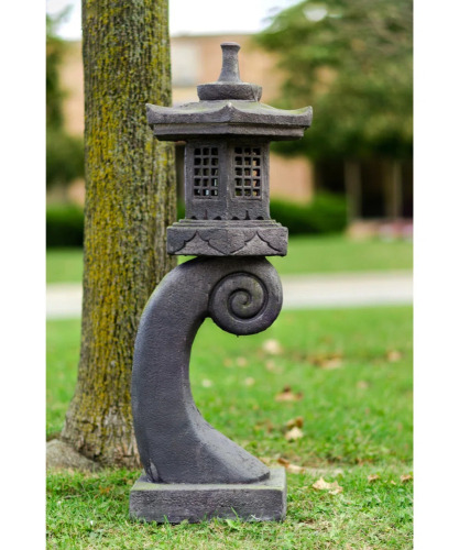 Lark Manor Ariyeh Weather Resistant Plastic Abstract Garden Art, New in Box $399