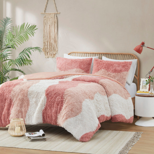 Intelligent Design Cassie Blush Multi Ombre Shaggy Faux Fur 3-Piece Full/Queen Comforter Set $299