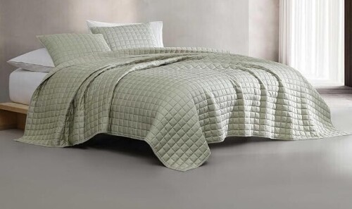 Calvin Klein - Quilt Set, Super Soft Bedding with Matching Shams, Reversible Stitch Design, Modern Room Essentials (Tencel Solid Green, Queen) New In Box Prepriced $384