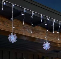 Home Accents Holiday 70 Count Cool White Dome LED Icicle Lights with 5 3D Snowflakes New In Box $79