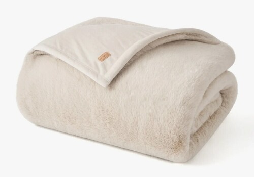 EverGrace Luxury Soft Faux Chinchilla Fur Throw Blanket 1220GSM $199