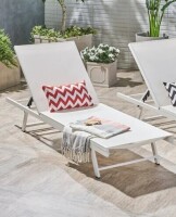 English Elm Outdoor Reclining Chaise Lounger with Steel Frame and Textilene Fabric New in Box $499